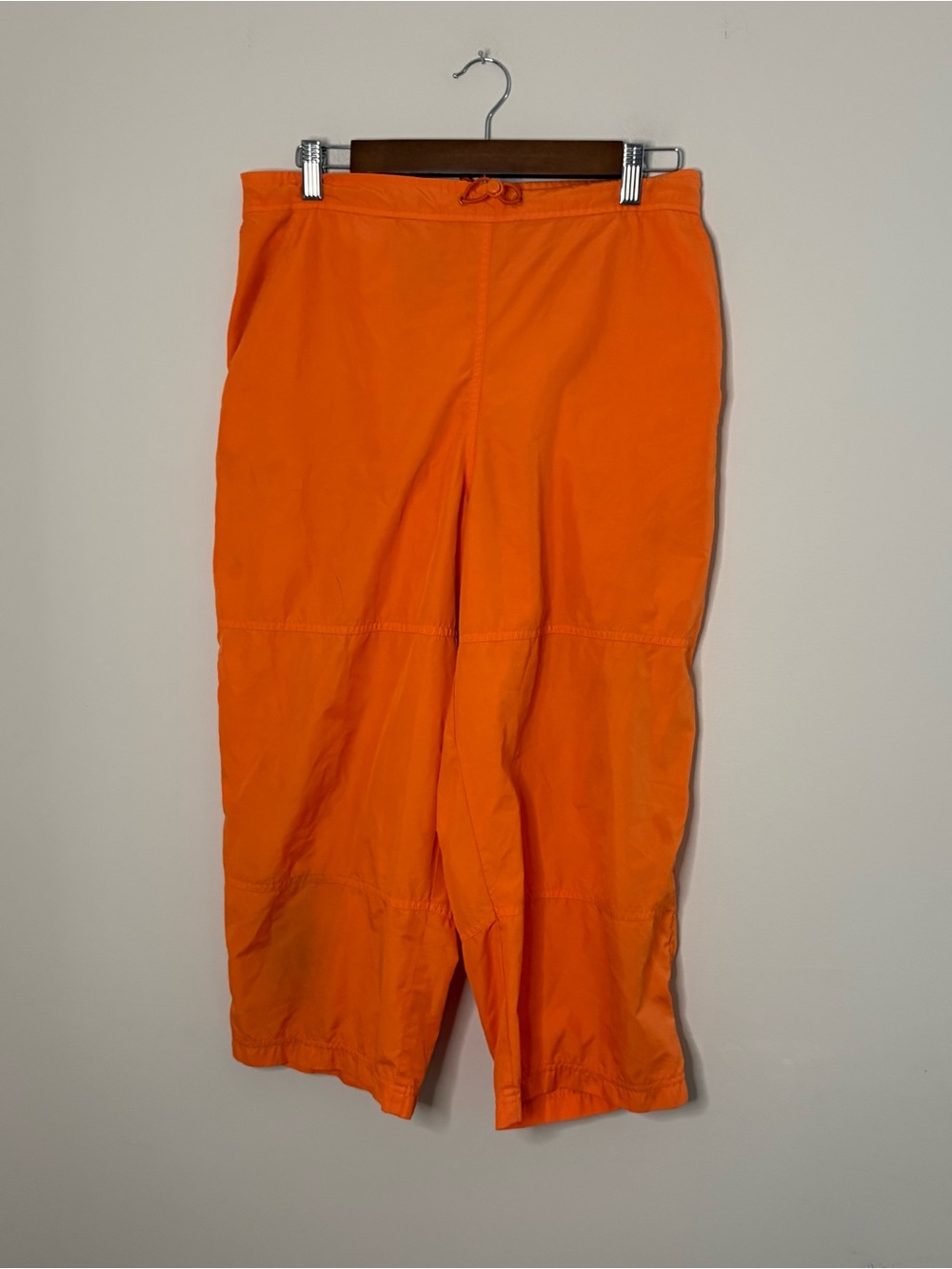 Nike Women’s Pants XL 16-18 Orange Capri Lightweight Travel Hiking